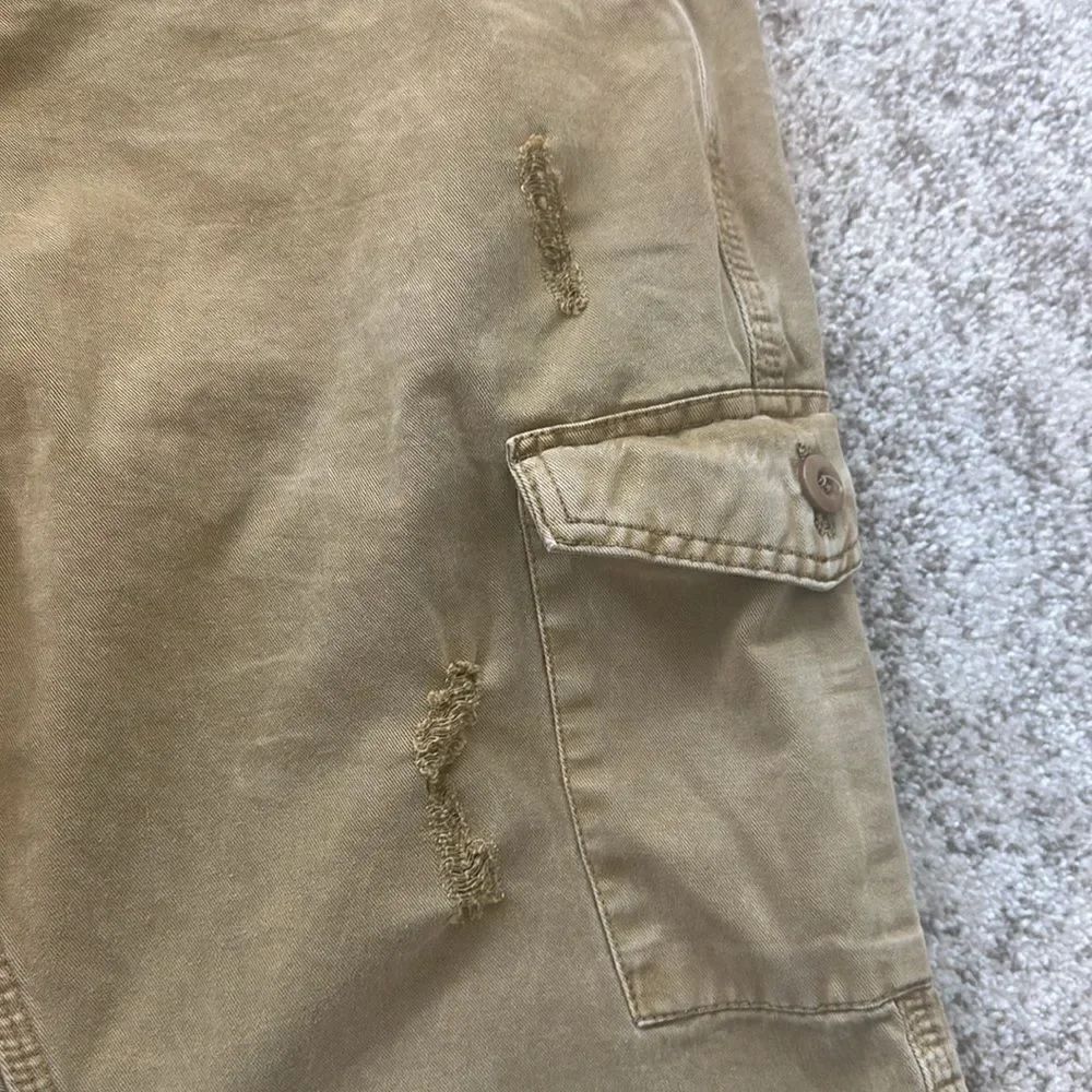 Evolution in Design Men’s Distressed Cargo Shorts 38 - Picture 2 of 7
